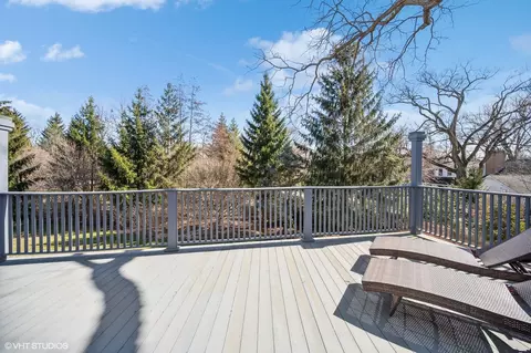 Exterior - 1325 Hackberry Ln, Winnetka, IL 60093 photo 5 of 10
