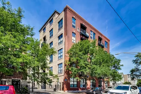 1820 N Spaulding Ave #405, Chicago, IL 60647