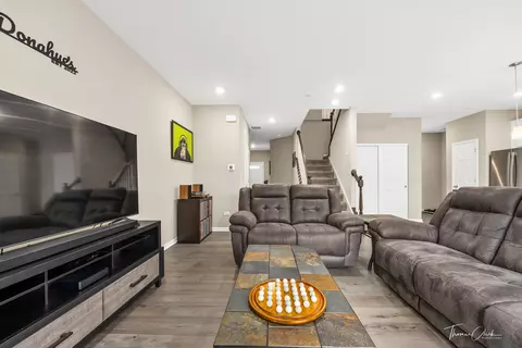 Living - 2555 Geranium Way, Rolling Meadows, IL 60008 photo 1 of 4