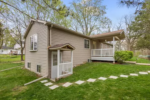 7134 N Bull Creek Rd, Grant Park, IL 60940