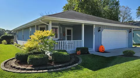 2325 Gale Ln, Elgin, IL 60123