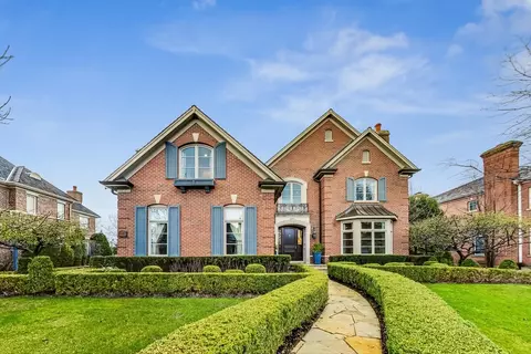 1741 Monterey Dr, Glenview, IL 60026