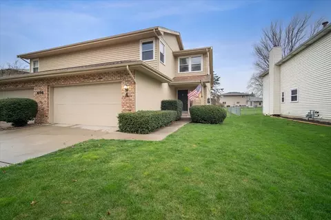 403 Cheshire Dr #A, Bloomington, IL 61704