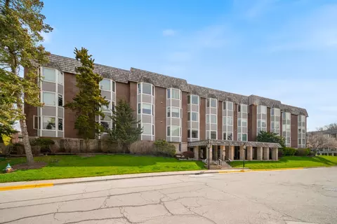 2400 Archbury Ln #1C, Park Ridge, IL 60068