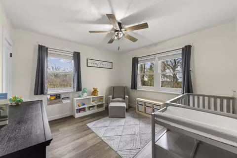 Bedroom - 8800 Elm Ave, Burr Ridge, IL 60527 photo 2 of 2