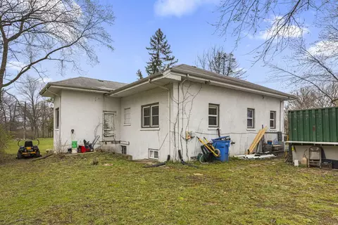 Exterior - 8800 Elm Ave, Burr Ridge, IL 60527 photo 3 of 6