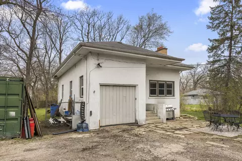Exterior - 8800 Elm Ave, Burr Ridge, IL 60527 photo 2 of 6