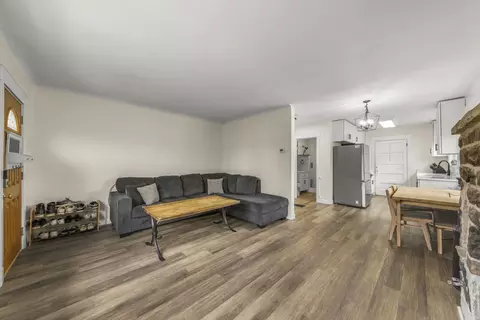 Living - 8800 Elm Ave, Burr Ridge, IL 60527 photo 2 of 3