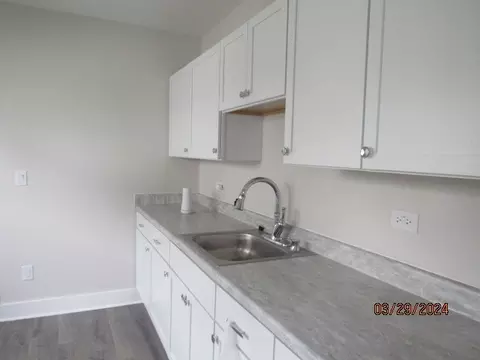 Kitchen - 1152-1154 E Maple St E, Kankakee, IL 60901 photo 1 of 1