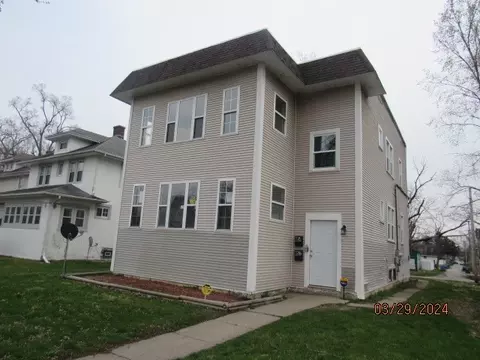 Exterior - 1152-1154 E Maple St E, Kankakee, IL 60901 photo 3 of 4