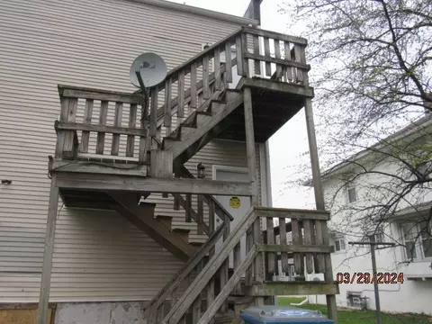 Exterior - 1152-1154 E Maple St E, Kankakee, IL 60901 photo 4 of 4