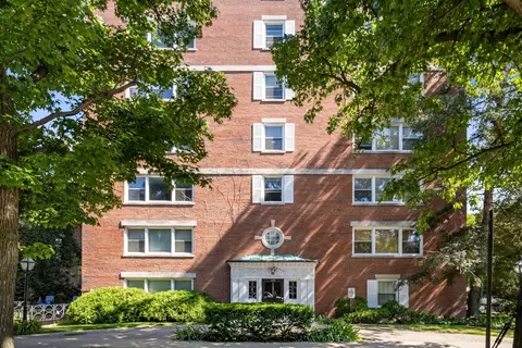1101 Grove St #7B, Evanston, IL 60201