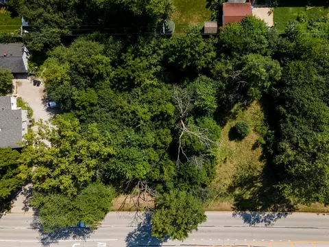 24 Gary Avenue, Carol Stream, IL 60188