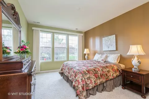 Bedroom - 2836 Edgewater Dr, Elgin, IL 60124 photo 1 of 2