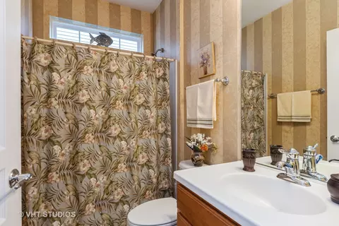 Bath - 2836 Edgewater Dr, Elgin, IL 60124 photo 2 of 2
