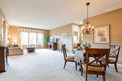 Dining - 2836 Edgewater Dr, Elgin, IL 60124 photo 1 of 4