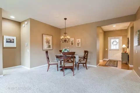 Dining - 2836 Edgewater Dr, Elgin, IL 60124 photo 2 of 4