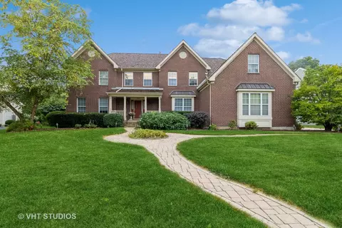 210 Bridle Path Ln, Fox River Grove, IL 60021