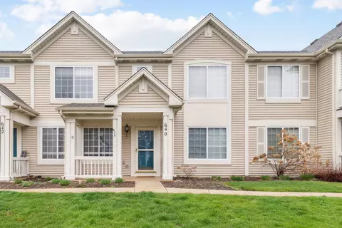 640 Lincoln Station Dr, Oswego, IL 60543
