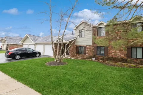647 Cumberland Trl #BB1, Roselle, IL 60172