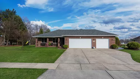 1376 Hickory Creek Dr, New Lenox, IL 60451