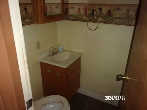 513 E Cherry St, Watseka, IL 60970 photo 8