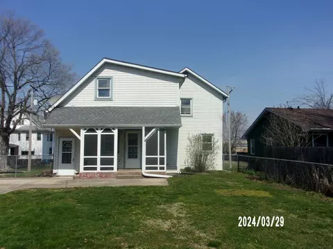 513 E Cherry St, Watseka, IL 60970 photo 3