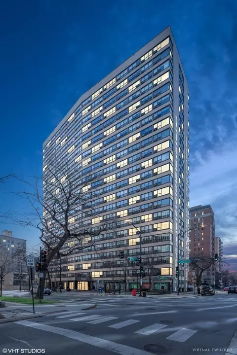 2930 N Sheridan Rd #806, Chicago, IL 60657