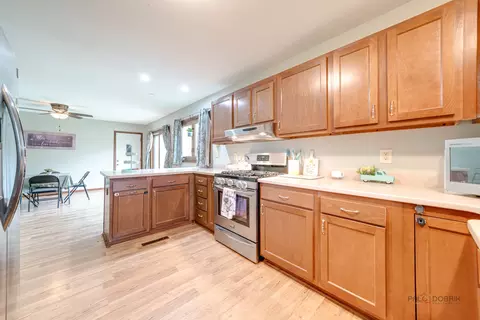 Kitchen - 1002 Obrien St, Harvard, IL 60033 photo 4 of 5