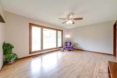 Living - 1002 Obrien St, Harvard, IL 60033 photo 1 of 2
