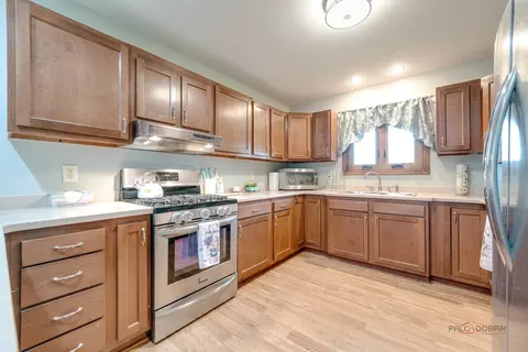 Kitchen - 1002 Obrien St, Harvard, IL 60033 photo 1 of 5