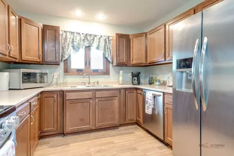 Kitchen - 1002 Obrien St, Harvard, IL 60033 photo 3 of 5
