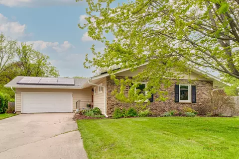 Exterior - 1002 Obrien St, Harvard, IL 60033 photo 2 of 5
