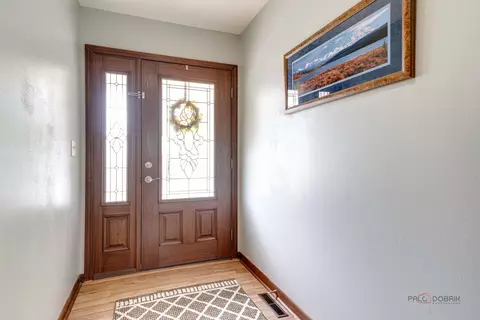 Entry Way - 1002 Obrien St, Harvard, IL 60033 photo 2 of 2