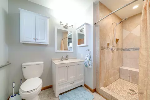 Bath - 1002 Obrien St, Harvard, IL 60033 photo 2 of 2