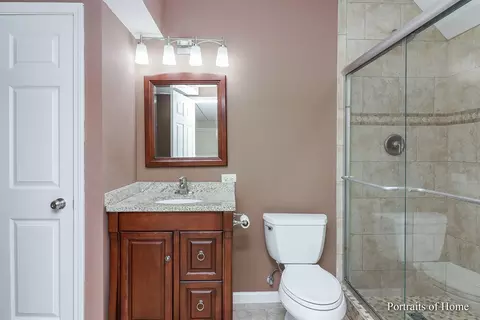 Bath - 4311 Whitehall Ln, Algonquin, IL 60102 photo 5 of 5
