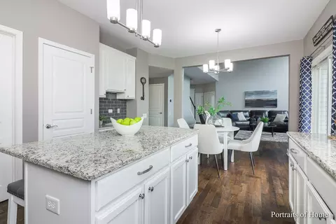 Kitchen - 4311 Whitehall Ln, Algonquin, IL 60102 photo 4 of 5