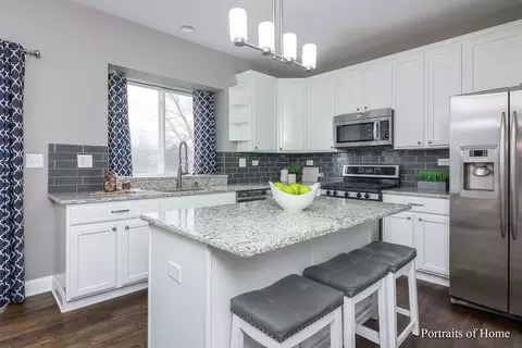 Kitchen - 4311 Whitehall Ln, Algonquin, IL 60102 photo 2 of 5