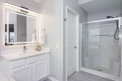 Bath - 4311 Whitehall Ln, Algonquin, IL 60102 photo 3 of 5
