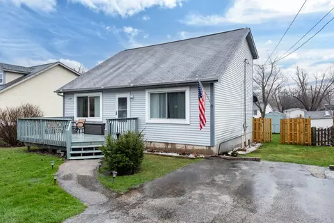 317 Spring Rd, Ingleside, IL 60041 photo 1