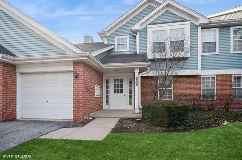 1603 W Hawkes St #1, Arlington Heights, IL 60004