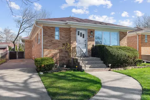 4256 Main St, Skokie, IL 60076