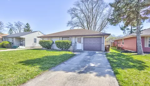 2416 Barton Blvd, Rockford, IL 61103