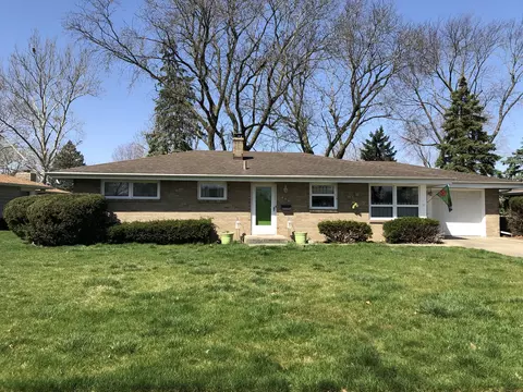 409 Bevan Dr E, Joliet, IL 60435