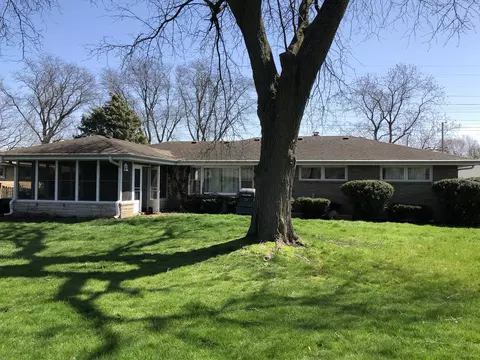 Exterior - 409 Bevan Dr E, Joliet, IL 60435 photo 9 of 10