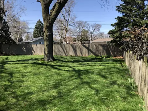Exterior - 409 Bevan Dr E, Joliet, IL 60435 photo 8 of 10