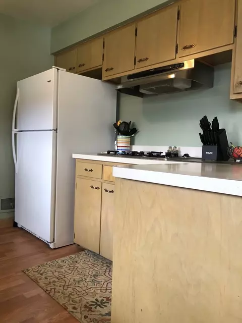 Kitchen - 409 Bevan Dr E, Joliet, IL 60435 photo 3 of 6