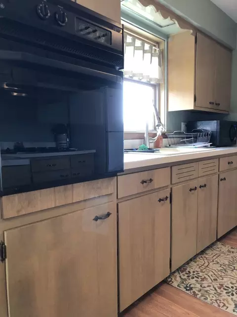 Kitchen - 409 Bevan Dr E, Joliet, IL 60435 photo 4 of 6