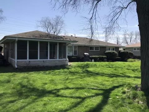 Exterior - 409 Bevan Dr E, Joliet, IL 60435 photo 7 of 10