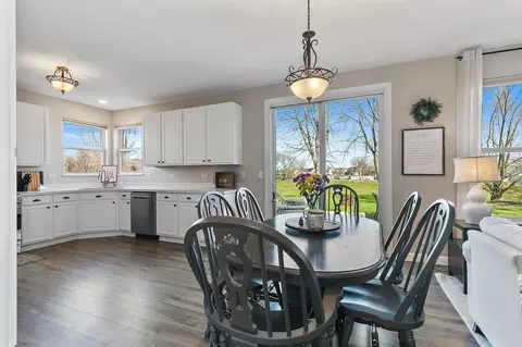 Kitchen - 736 Red Barn Ln, Elgin, IL 60124 photo 3 of 3